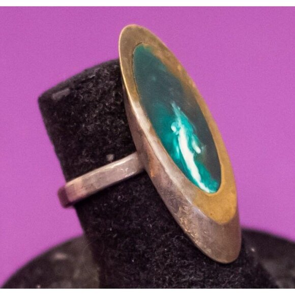 Size 5, Vintage Round Oval Blue Gem Gold Tone Ring - Q37 - Picture 2 of 3